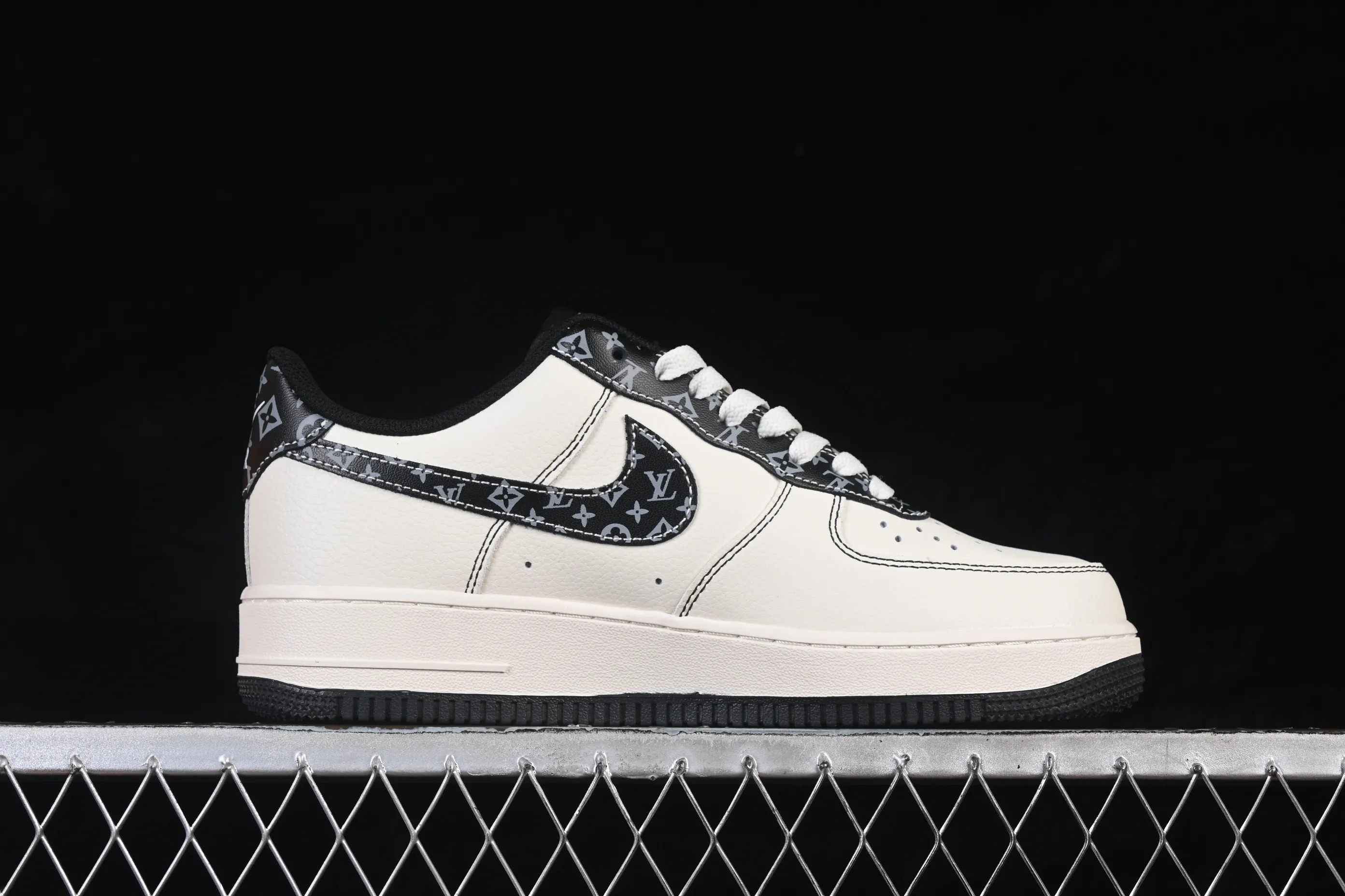 All categories Nk Air Force 1 Air Force series Nk Air Force 1 Low Air Force low-top Nike Air Force 1'07 Low co-branded old pattern Air Force 1 low-top casual sneakers LV2288-002